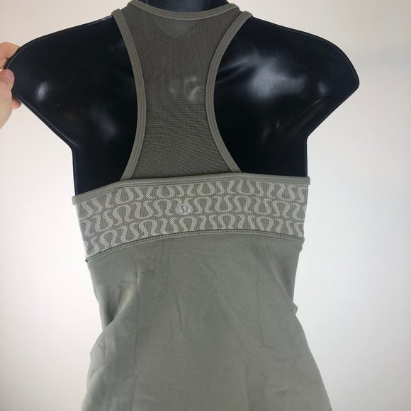 2 Lululemon tanks Size 2 - Picture 7 of 8